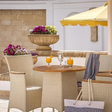 Otel Canvas By Mitsis Petit Palais 4*