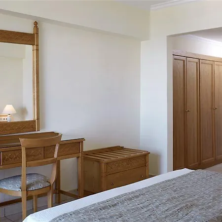 Otel Canvas By Mitsis Petit Palais 4*