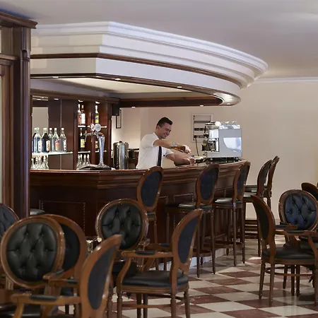 Mitsis Petit Palais Otel 4*