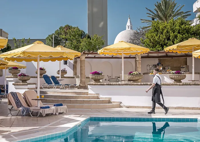 Canvas By Mitsis Petit Palais