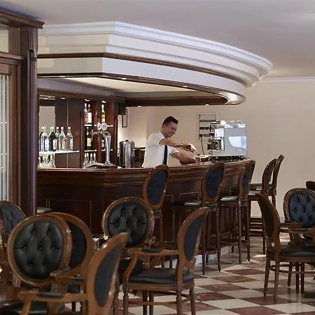 호텔 Mitsis Petit Palais 4*