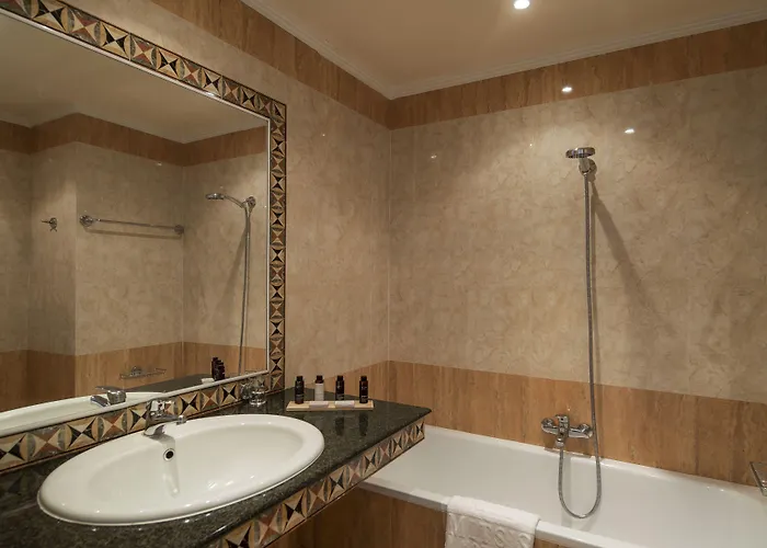 Canvas By Mitsis Petit Palais 4*